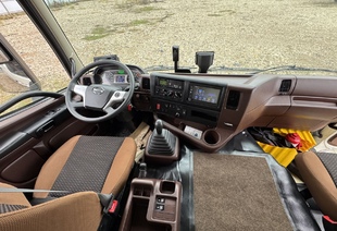 HINO 700 (20т) 6×2 РЕФРИЖЕРАТОР ХОУ THERMO KING T-1080